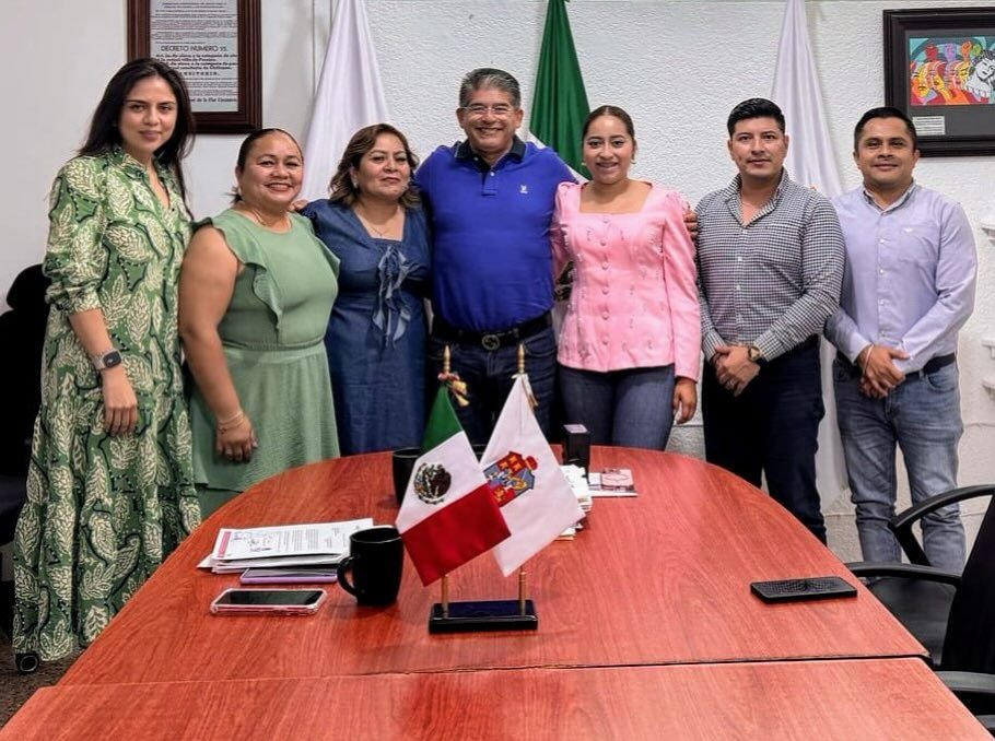 Impulsando la formación docente desde la colaboración institucional