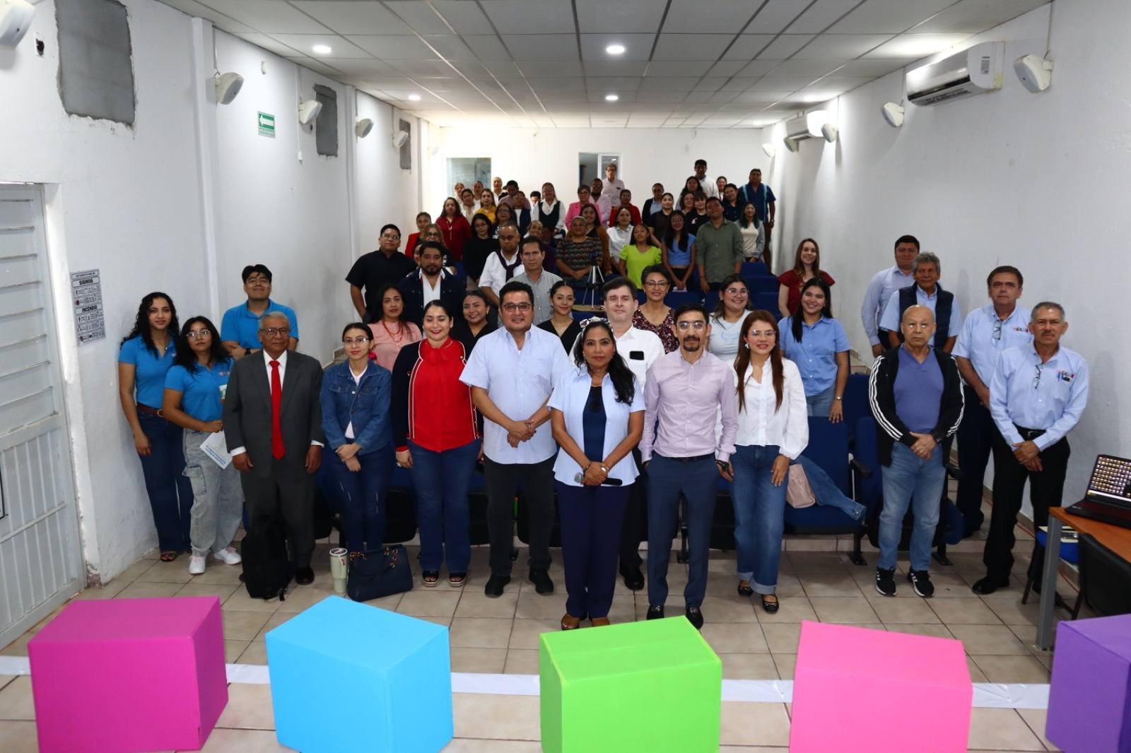 Presencia académica que fortalece la formación docente